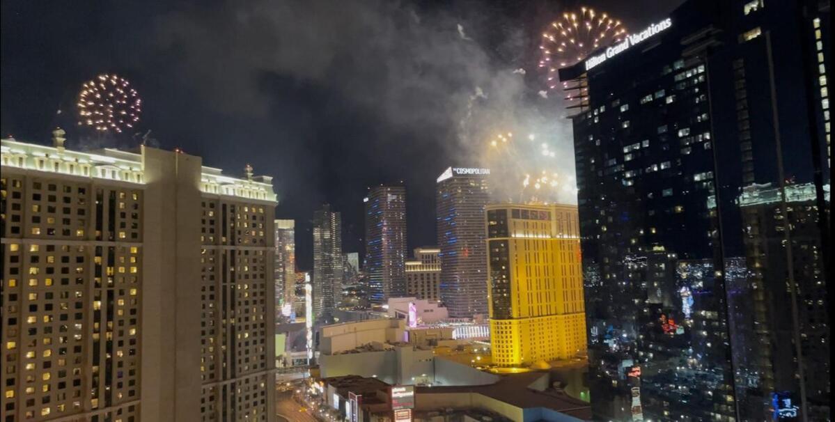 Mgm Signature-25-805 Balcony Strip Sphere F1 Views لاس فيغاس المظهر الخارجي الصورة